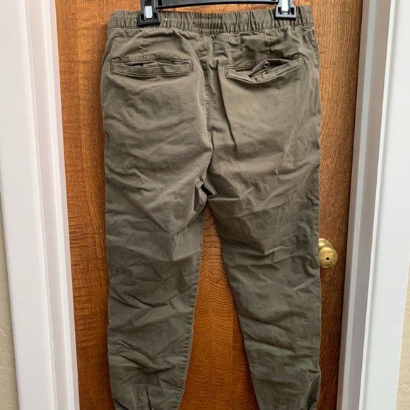 American Eagle "Men's" Olive Joggers - Picture 3 of 4
